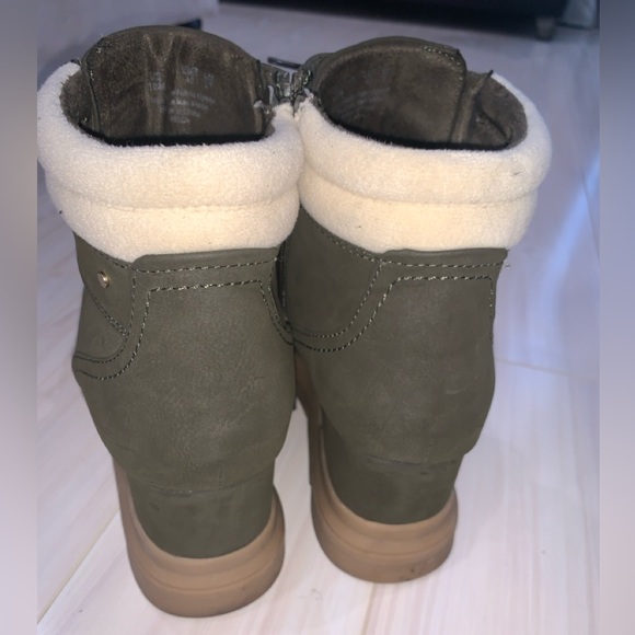 Dr. Scholl’s Olive Green Wedge Booties (Women’s 10) - Picture 7 of 8